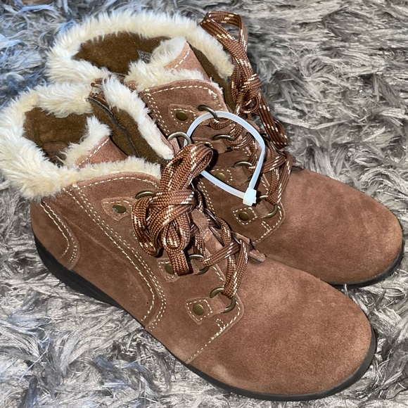 Earth Origins Water Resistant Suede Ankle Boots - Cooper style #A258457 - Picture 5 of 10